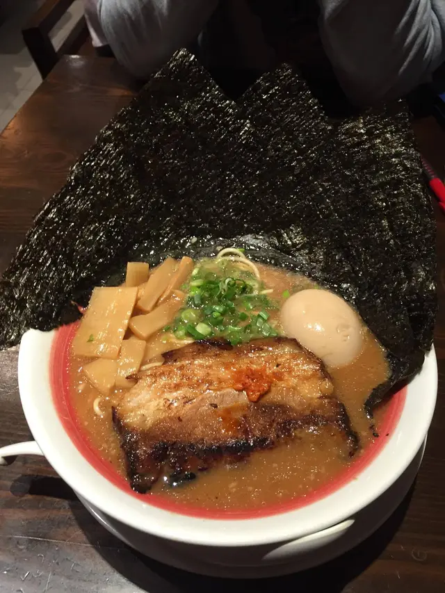 炙燒豚肉海苔味玉拉麵