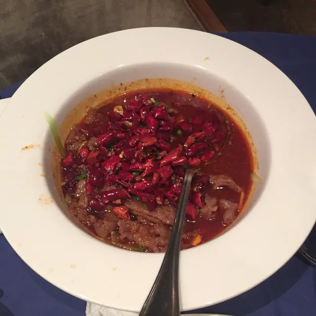 同口水雞一樣不夠麻香。除此之外,配菜多,牛肉嫩滑,所以不過不失。