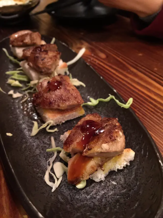 燒一口鵝肝多士