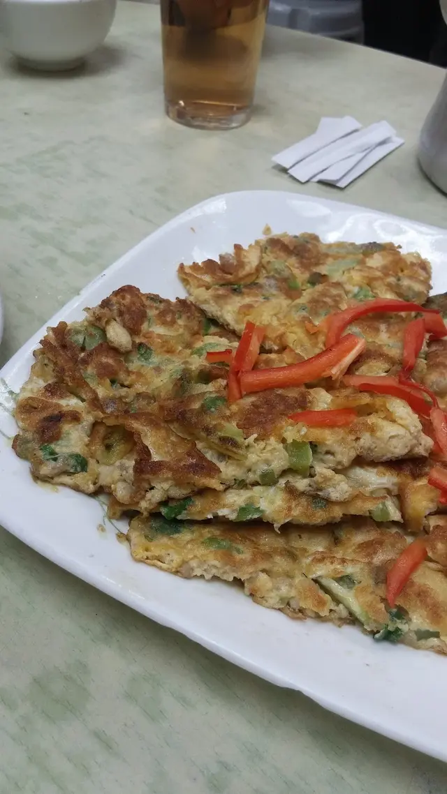 結果就小嚐了一下，苦瓜苦味仍在，幸好就只是輕輕一抹