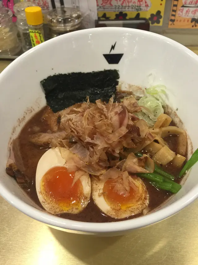 鏗魚味豚肉拉麵