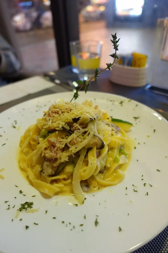 醬汁太多又太稀，應有的芝士卻是很吝嗇！