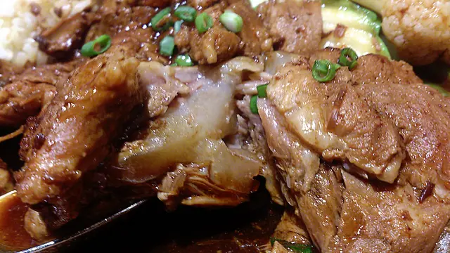 內裏暗藏玄機 , 半透明的豬軟骨 , 滿口的膠原蛋白