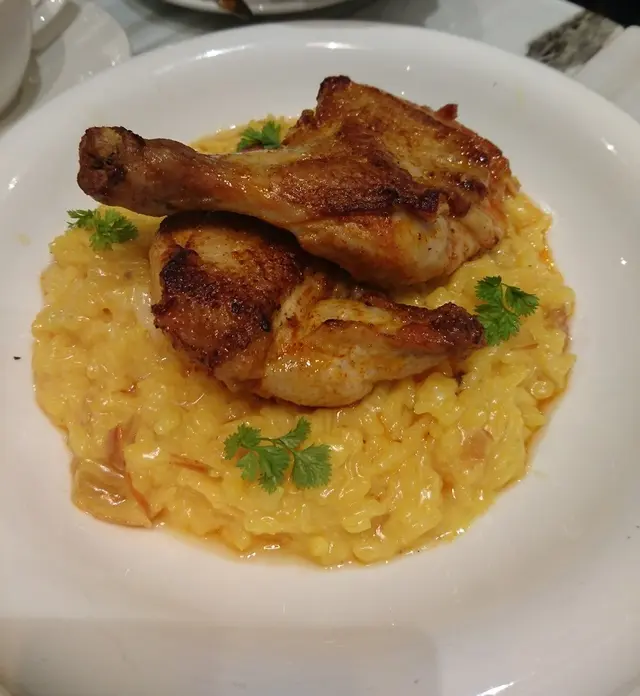 春雞藏紅花蕃茄意大利飯