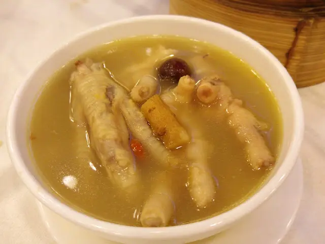 湯帶藥材味道, 還附上紅棗杞子等藥材