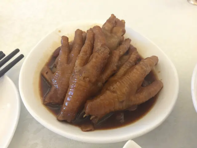 略嫌炆得淋左少少，不過鮑汁勁濃，食完個口仲好膠添！