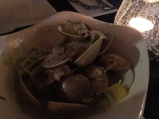 Freshly boiled clam.hoegaarden beer