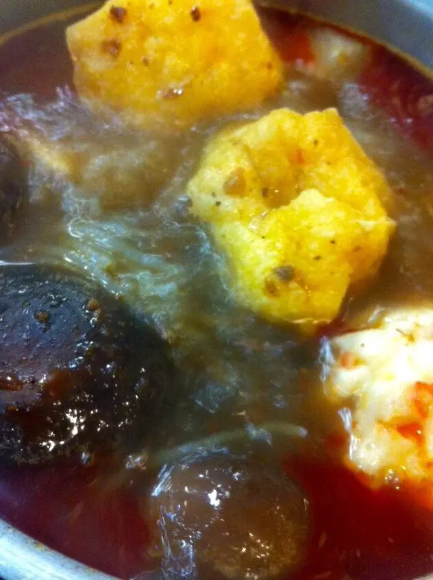 麻辣滑牛火鍋烏冬