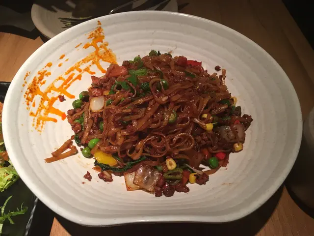 香辣肉碎炒泰式金邊粉