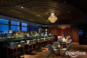 Maison Eight