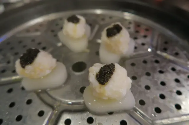 黑松露蝦膠爙蘿蔔