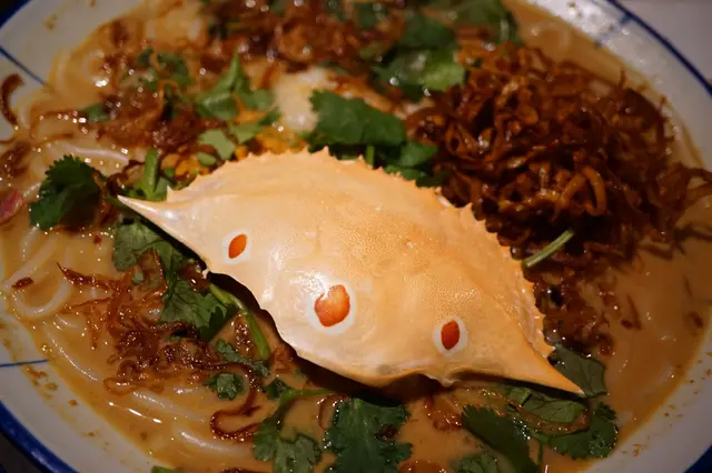 喇沙大蝦蟹黃摻摻麵