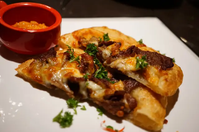 巴東牛仔肉芝士批