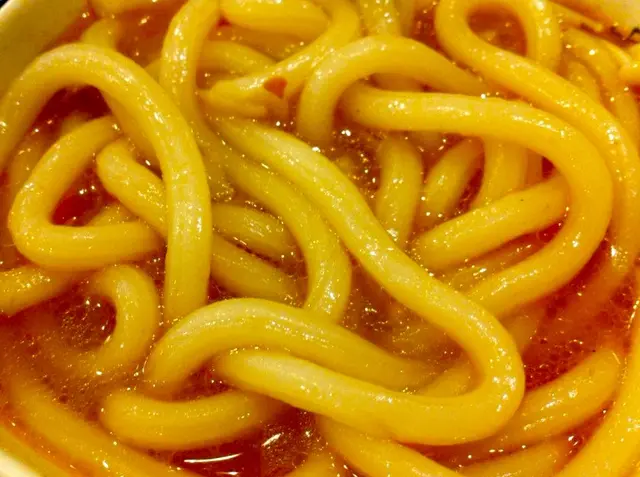 冬陰功肥牛火鍋烏冬