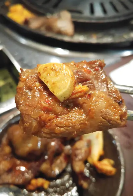 牛五花本身已有醃製的醬汁好入味