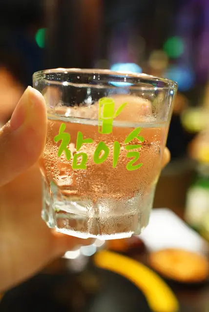 淡淡的不太嗆喉, 比米酒易飲又易入口