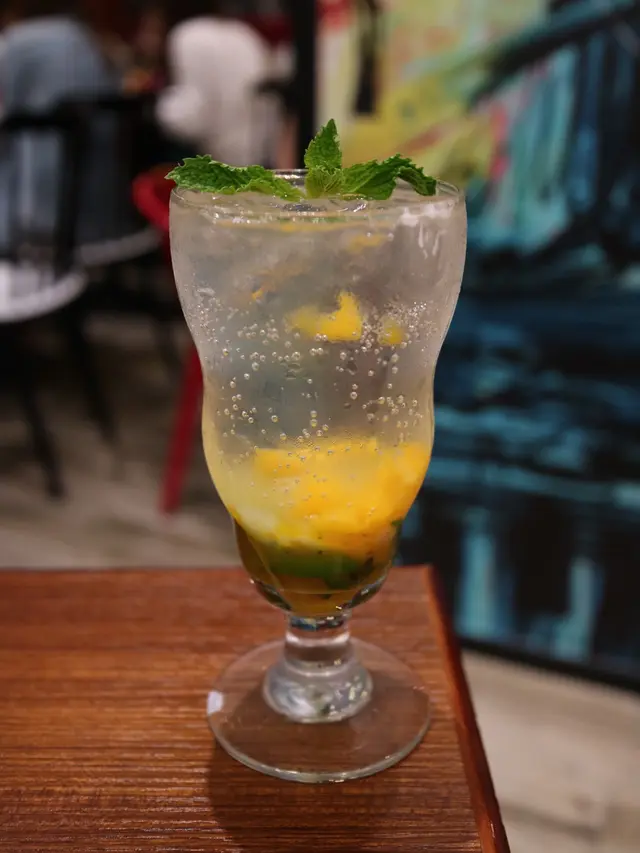 Fiesta Fizz (Mango & Lime)