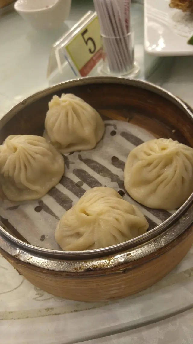 肉汁是多的,但有2隻一夾即穿.味道尚可