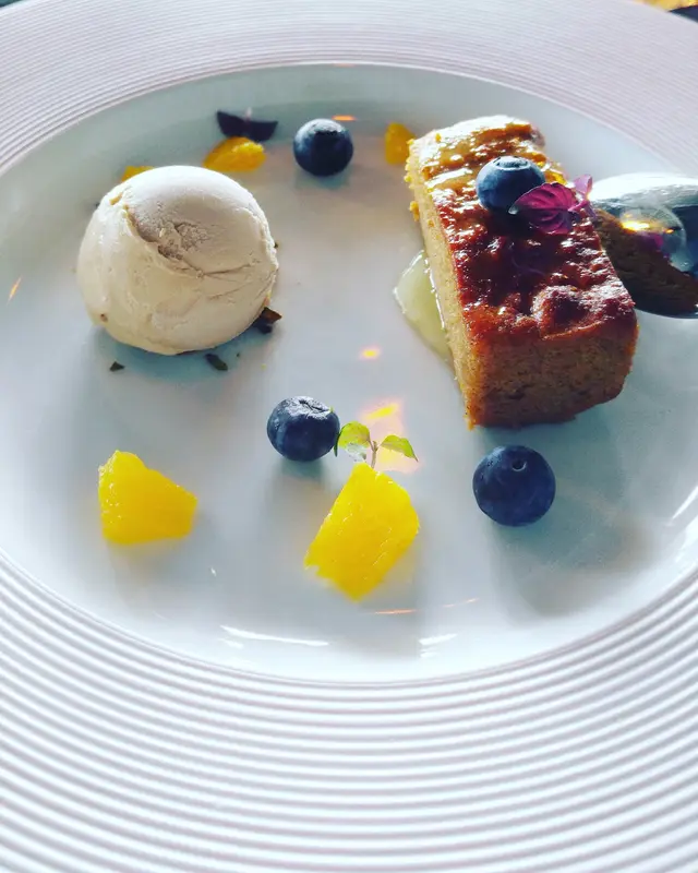 Orange and almond cake, orange syrup