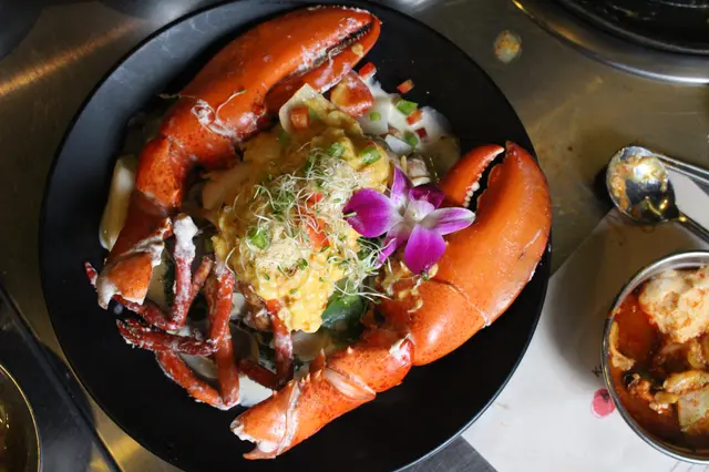 龍蝦海膽忌廉年糕拌麵