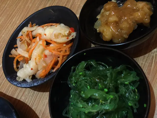 中華沙律,螺肉同無骨鳳爪