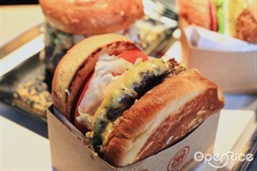Signature Double Cheese Burger 招牌雙層芝士漢堡 - 灣仔的Burger Joys