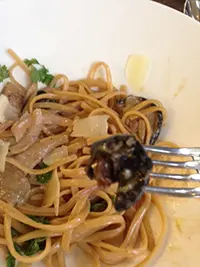 螺肉扁麵意粉 (linguine)