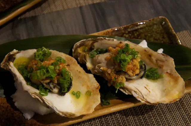 特色焗廣島蠔 (2隻)