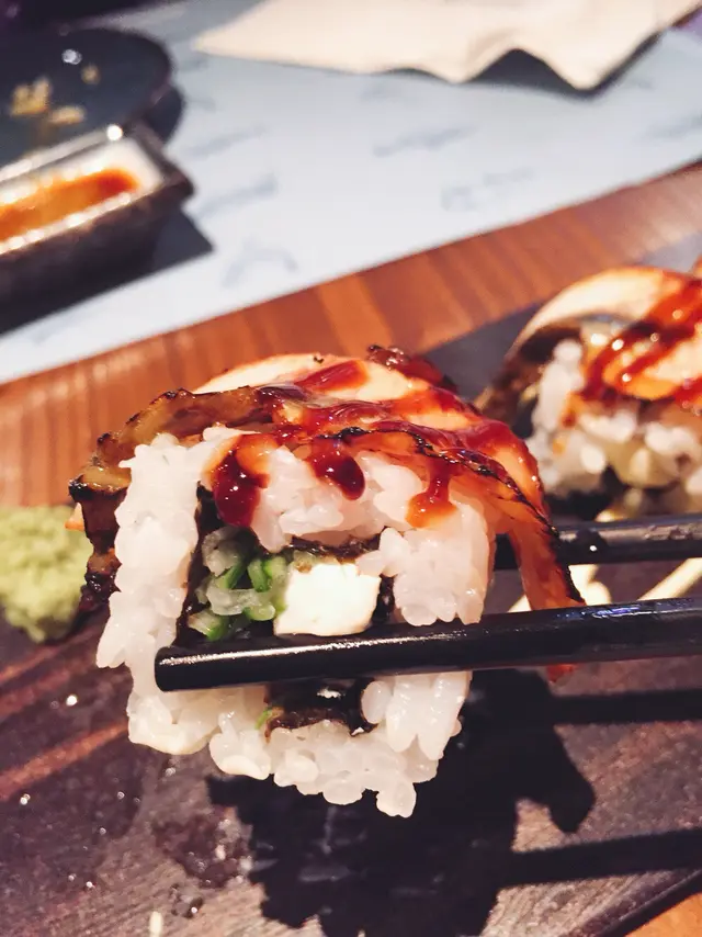 芝士青瓜鰻魚卷物