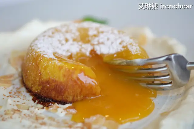 南瓜蛋糕配乳酪慕絲