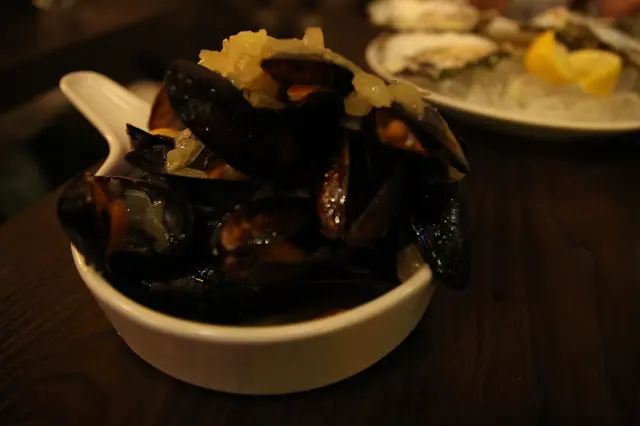 藍青口配香蒜白酒汁