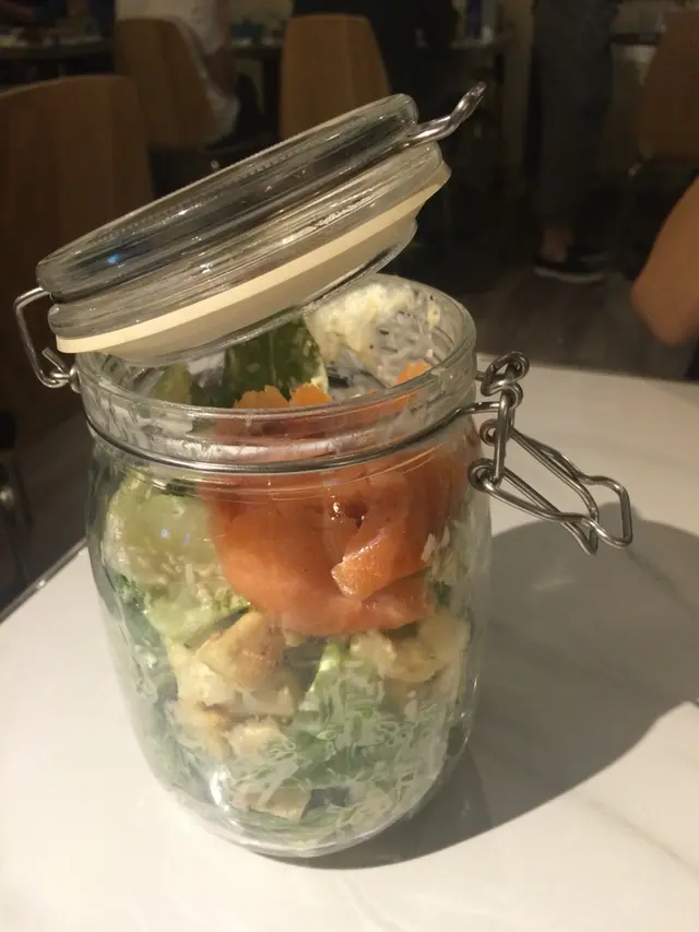 煙三文魚凱撒沙津