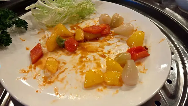 甜酸汁濃度亦足夠,師傅在炒咕嚕肉時令甜酸汁平均分佈在咕嚕肉上,沒有太多汁殘留在碟上,可見師傅功架十足