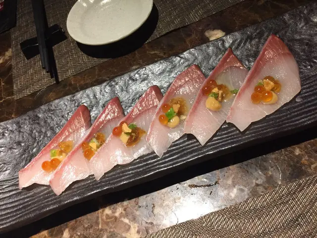 蜜柑味油甘魚刺身