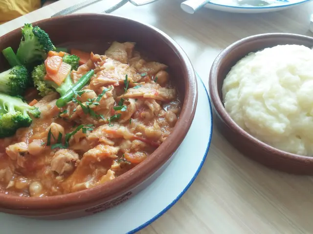 葡式肉腸炆牛肚及雞心豆