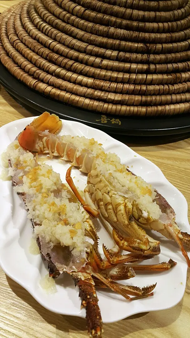 晚市每人送半隻， 有驚喜。