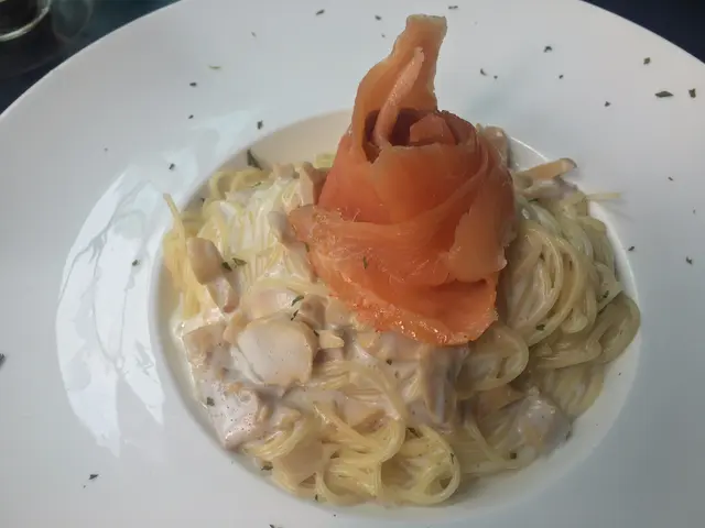 忌廉煙三文魚配天使麵