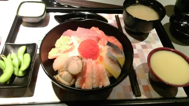 豪華海景丼定食