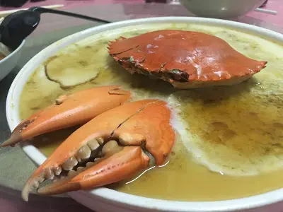 蛋白非常滑溜, 同時吃到蟹的鮮味, 原以為花雕酒的酒味會全揮發掉, 想不到還在呢, 但又不會好嗆喉, 是剛剛好的酒香, 更能帶出蟹肉的鮮甜