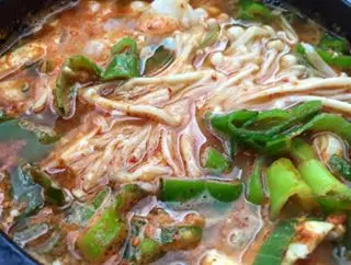 辣海鮮豆腐湯