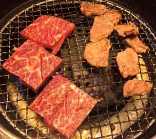 水刺頂級牛肋骨、特選黑豚柳