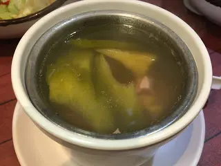 湯質清澈, 但味道好足, 把食材的原味都迫到湯中, 苦瓜及湯甘味而不覺苦, 苦瓜有清熱解毒之效, 實在有益。