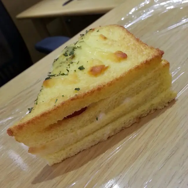 真身是四層多士