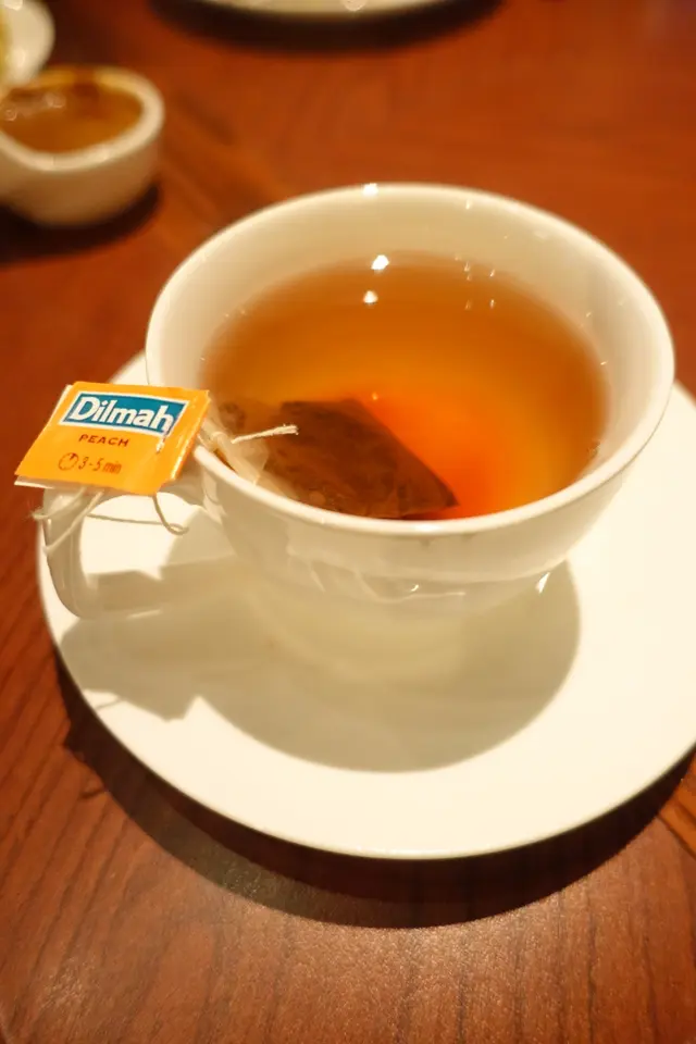 散發誘人香甜的蜜桃香氣,茶味突出不錯喝!