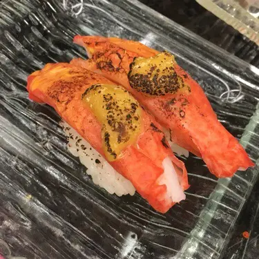 火炙蟹棒海膽壽司