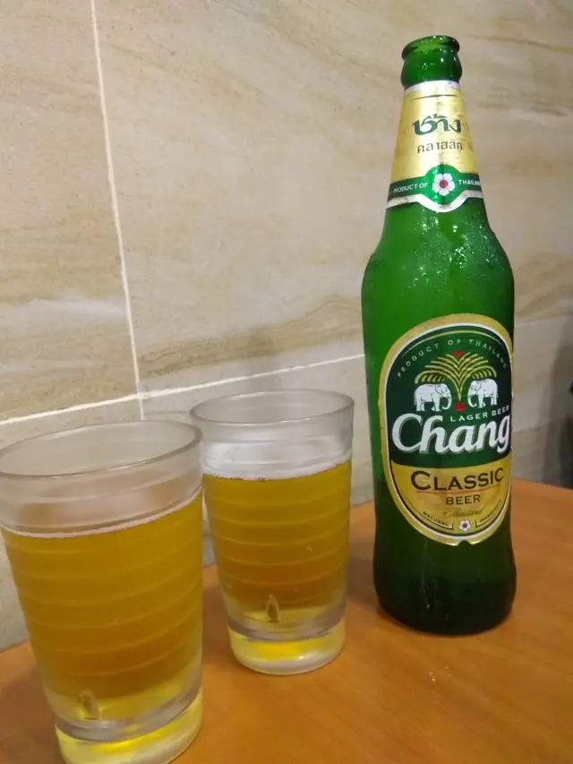 飲返支象啤先似係去食泰國菜