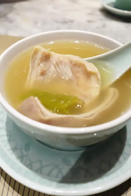 湯料也很足, 咸菜豬肚一滿碗