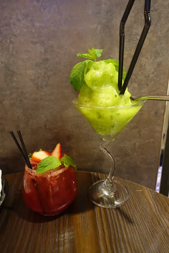 以熱情果、芒果加青檸，打成沙冰的質感！