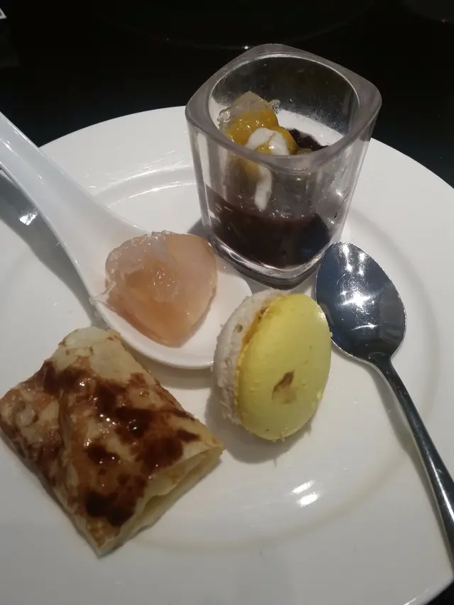 仲有一杯杯的黑糯米