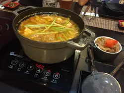 牛腩V8什菜锅